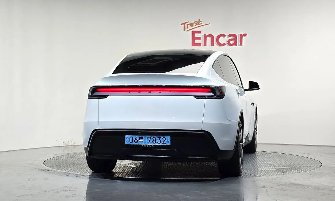 Tesla Model Y — фото 2