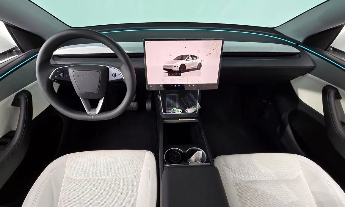 Tesla Model Y — фото 10