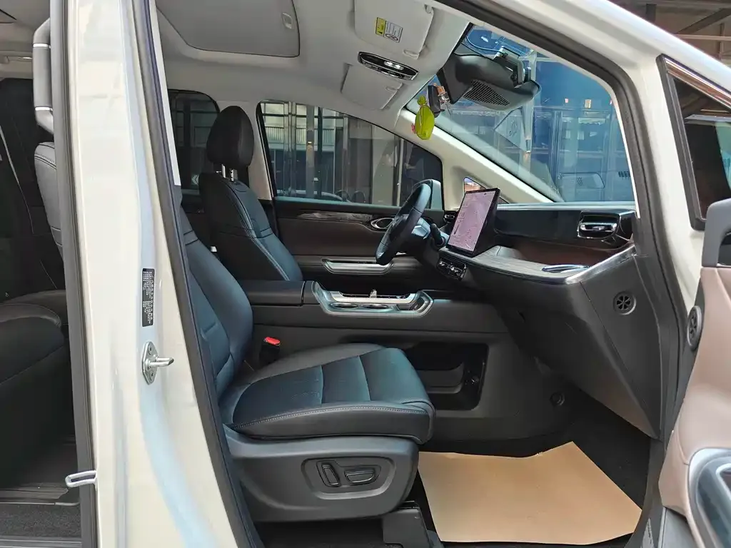 GAC Motor Trumpchi E8 — фото 4