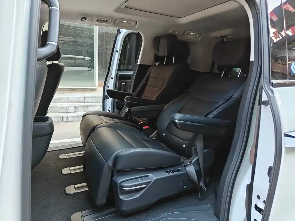 GAC Motor Trumpchi E8 — фото 9