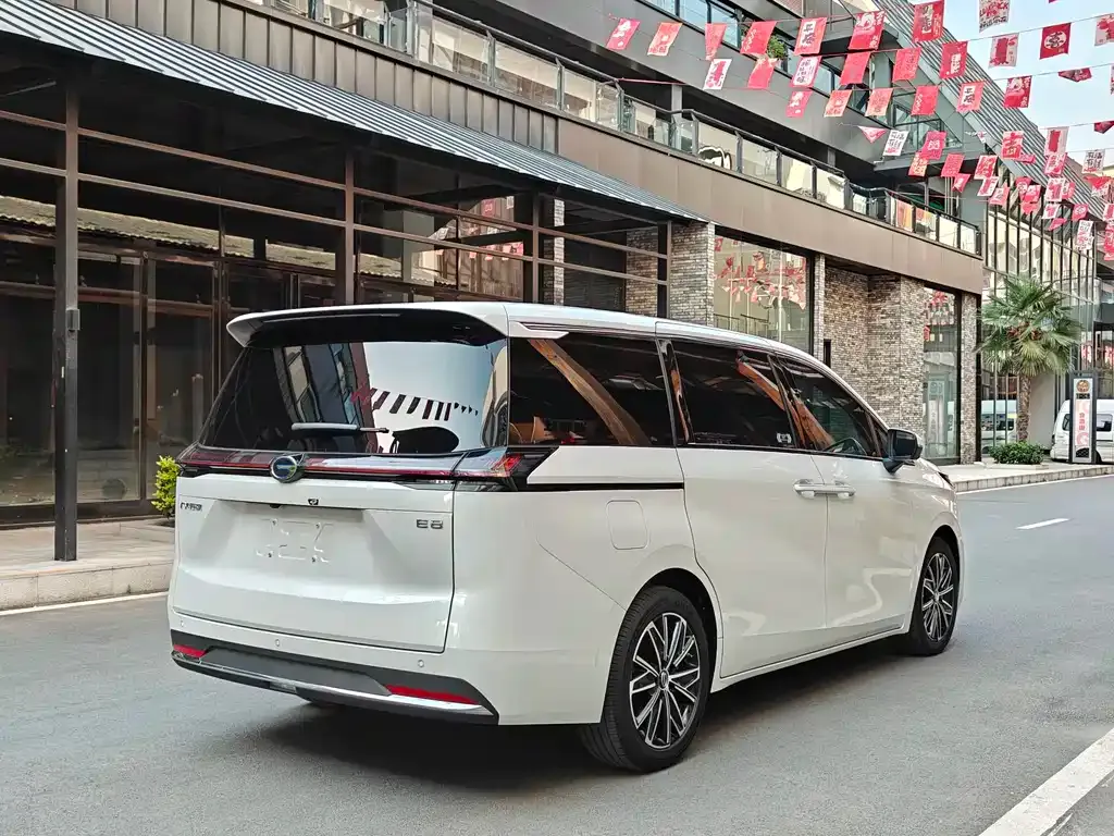 GAC Motor Trumpchi E8 — фото 8