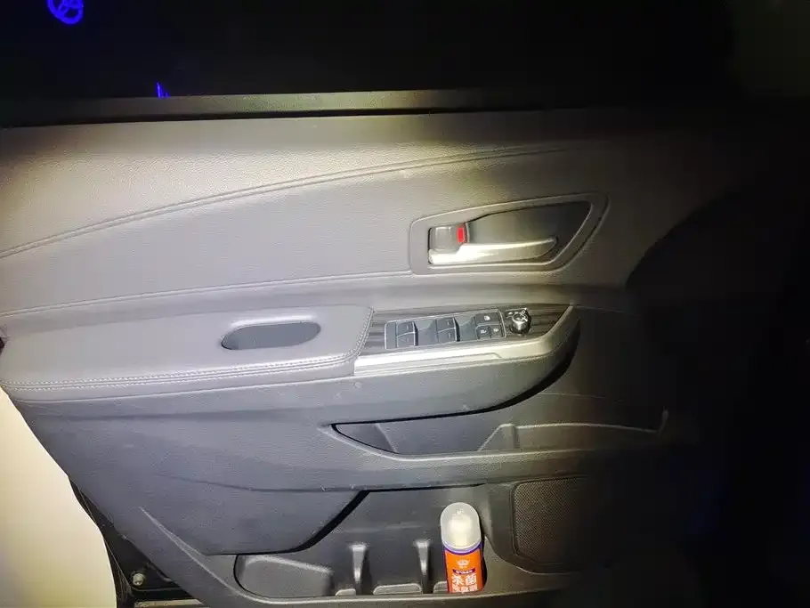 Toyota Sienna — фото 2