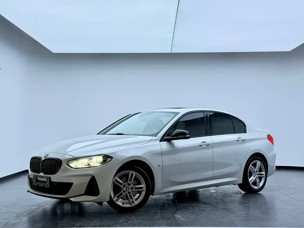 BMW 1 Series — фото 1