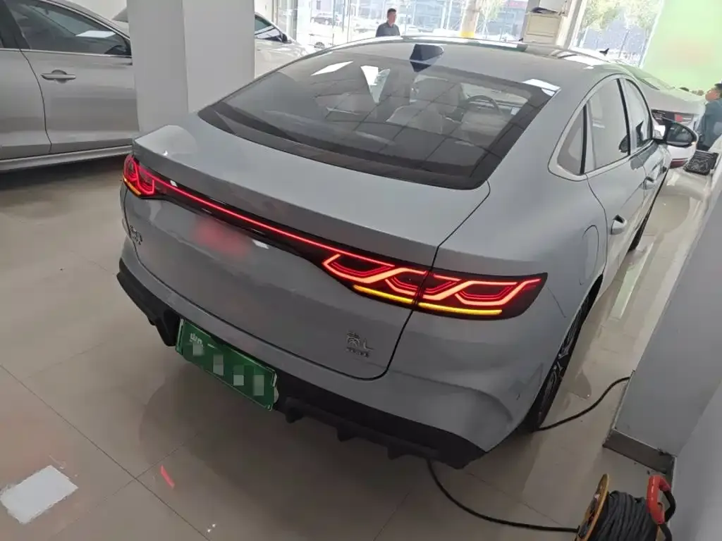 BYD Qin L — фото 8