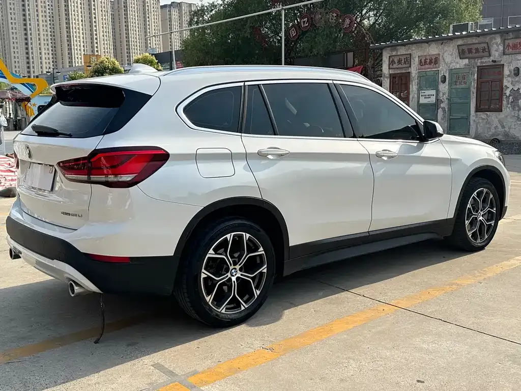 BMW X1 — фото 9
