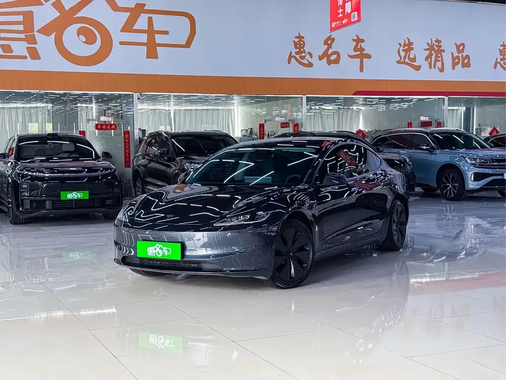 Tesla Model 3 — фото 1
