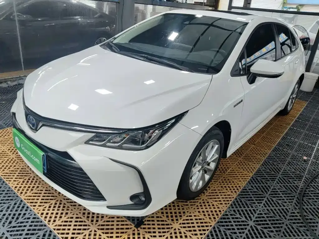 Toyota Corolla — фото 1
