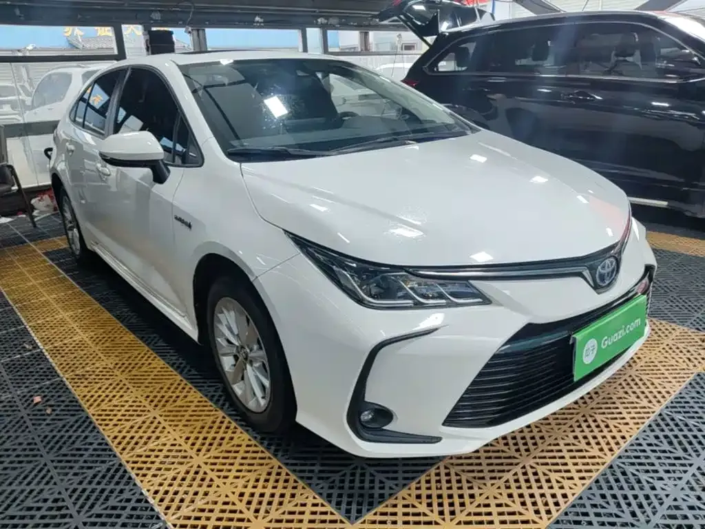 Toyota Corolla — фото 10