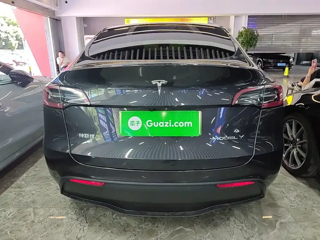 Tesla Model Y — фото 3