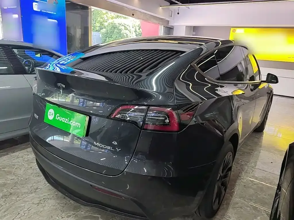 Tesla Model Y — фото 7