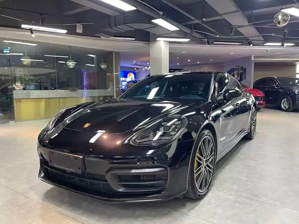 Porsche Panamera — фото 1