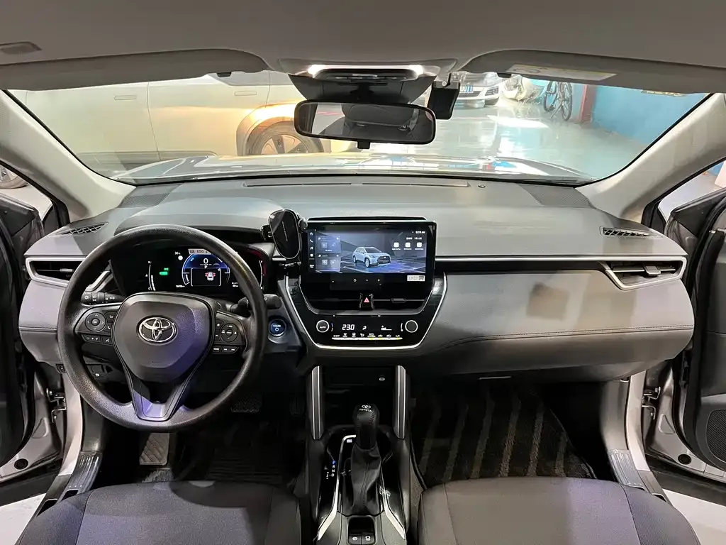 Toyota Corolla Cross — фото 6