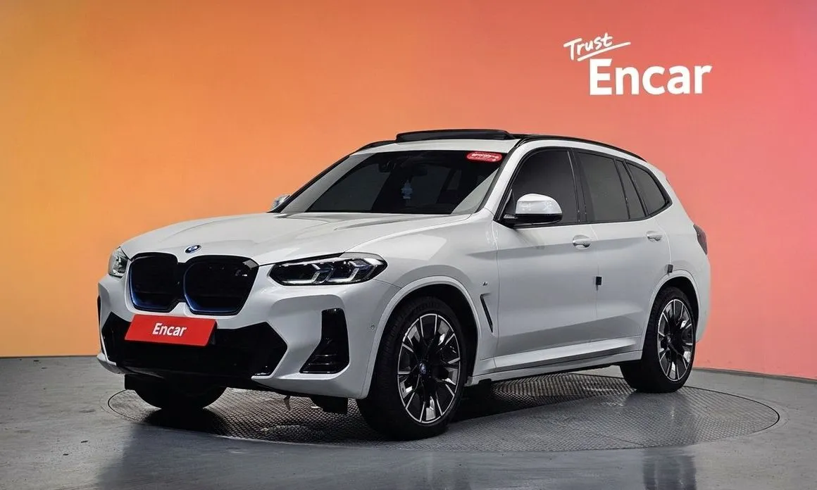 BMW iX3 — фото 1