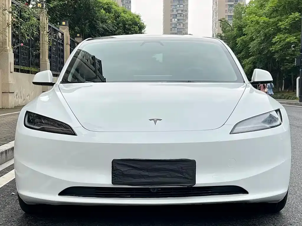 Tesla Model 3 — фото 5