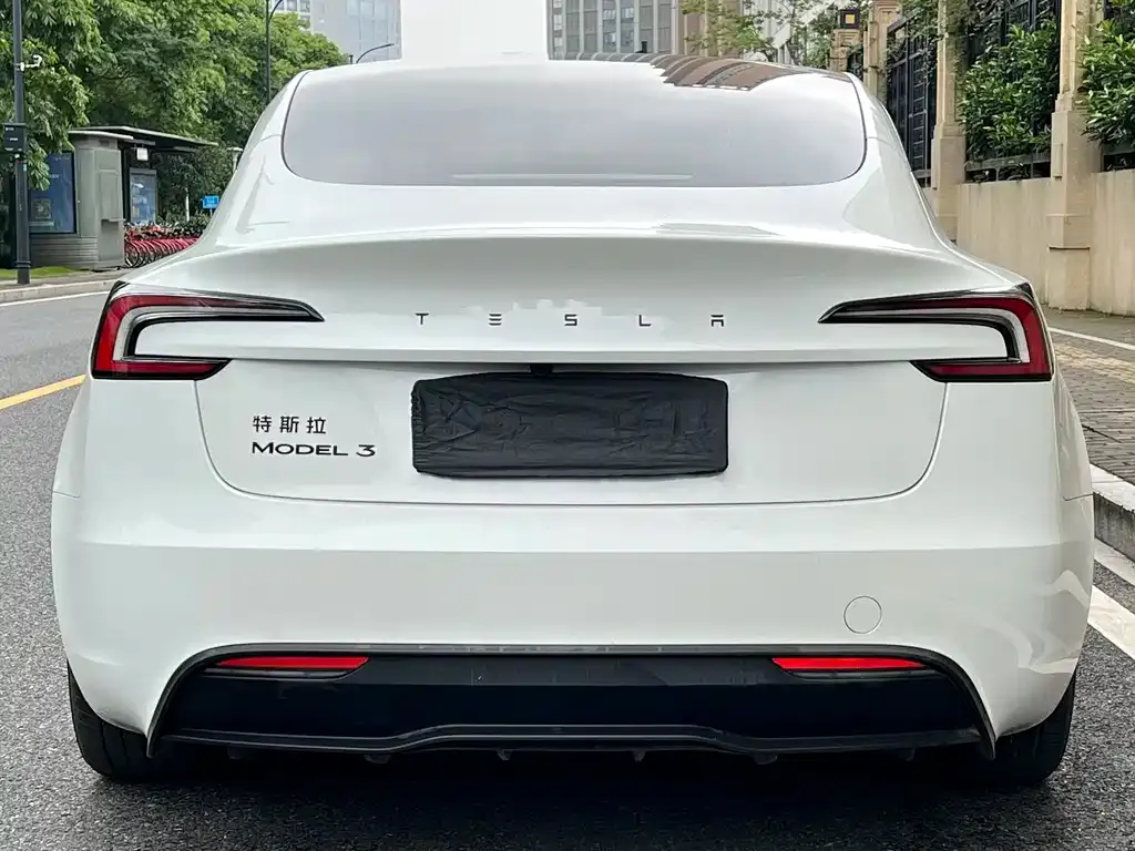 Tesla Model 3 — фото 3