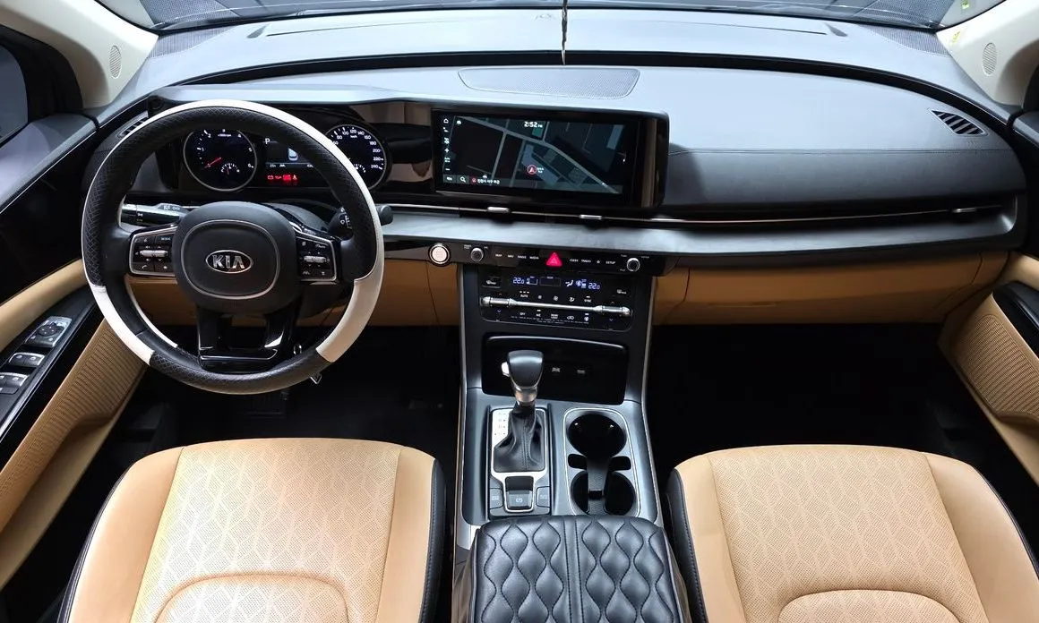 Kia Carnival — фото 10