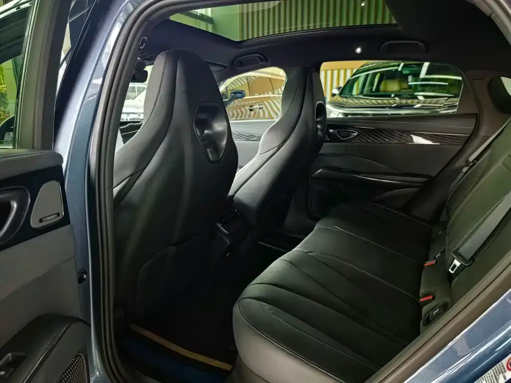 BYD Seal — фото 7