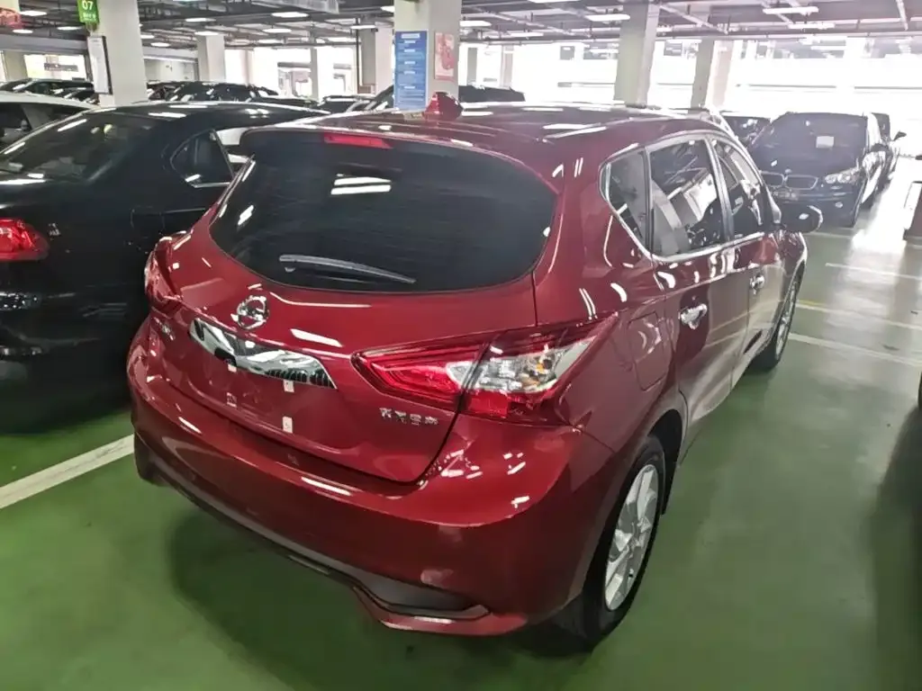 Nissan Tiida — фото 8