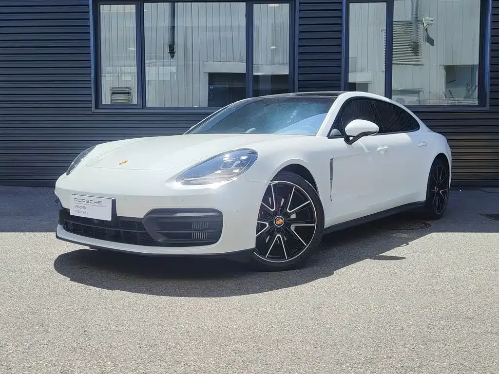 Porsche Panamera — фото 1