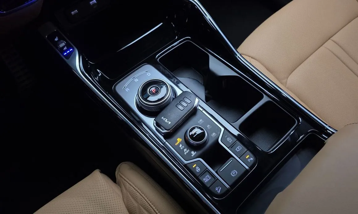 Kia Sorento — фото 7