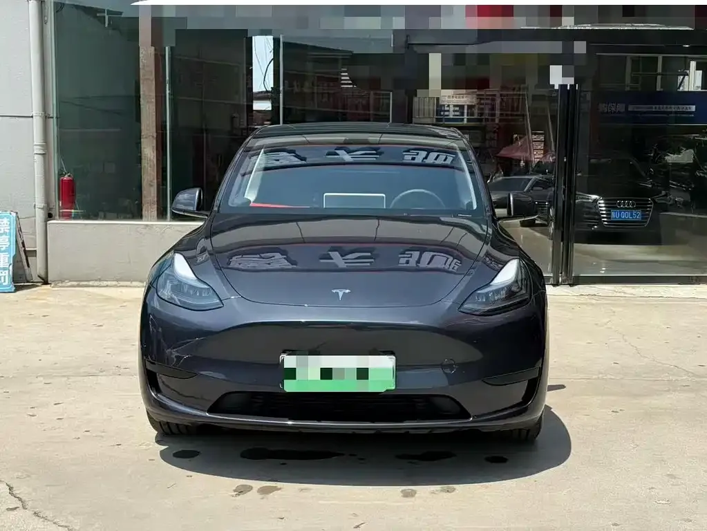 Tesla Model Y — фото 6