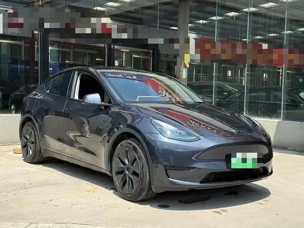 Tesla Model Y — фото 9