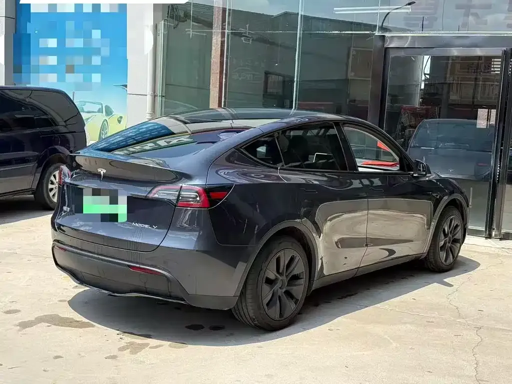Tesla Model Y — фото 2