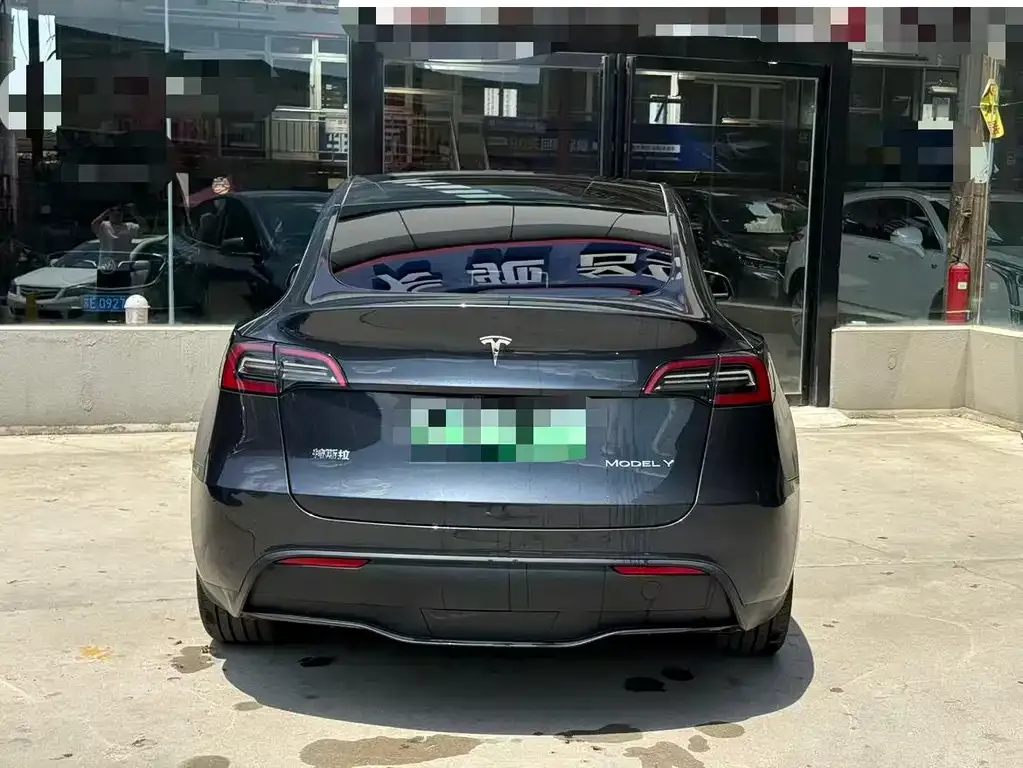 Tesla Model Y — фото 8