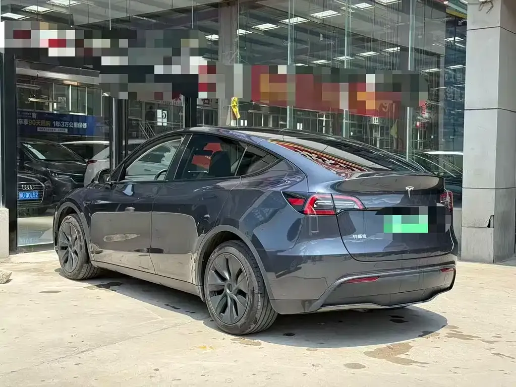 Tesla Model Y — фото 3