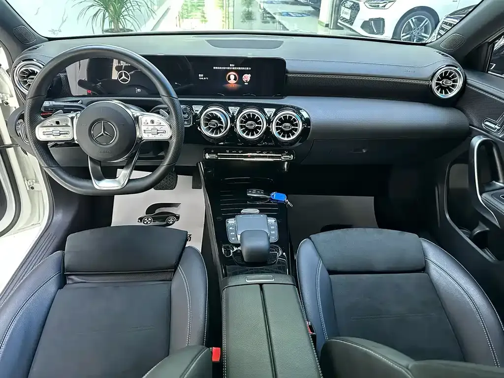Mercedes-Benz A-Class — фото 8