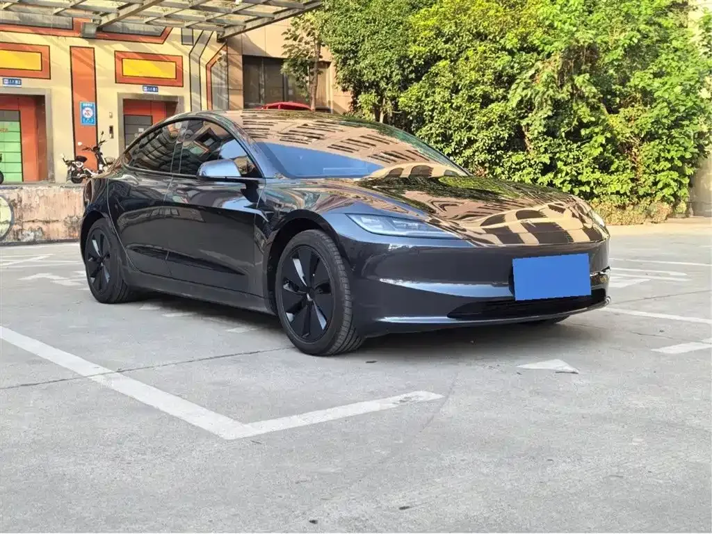 Tesla Model 3 — фото 7