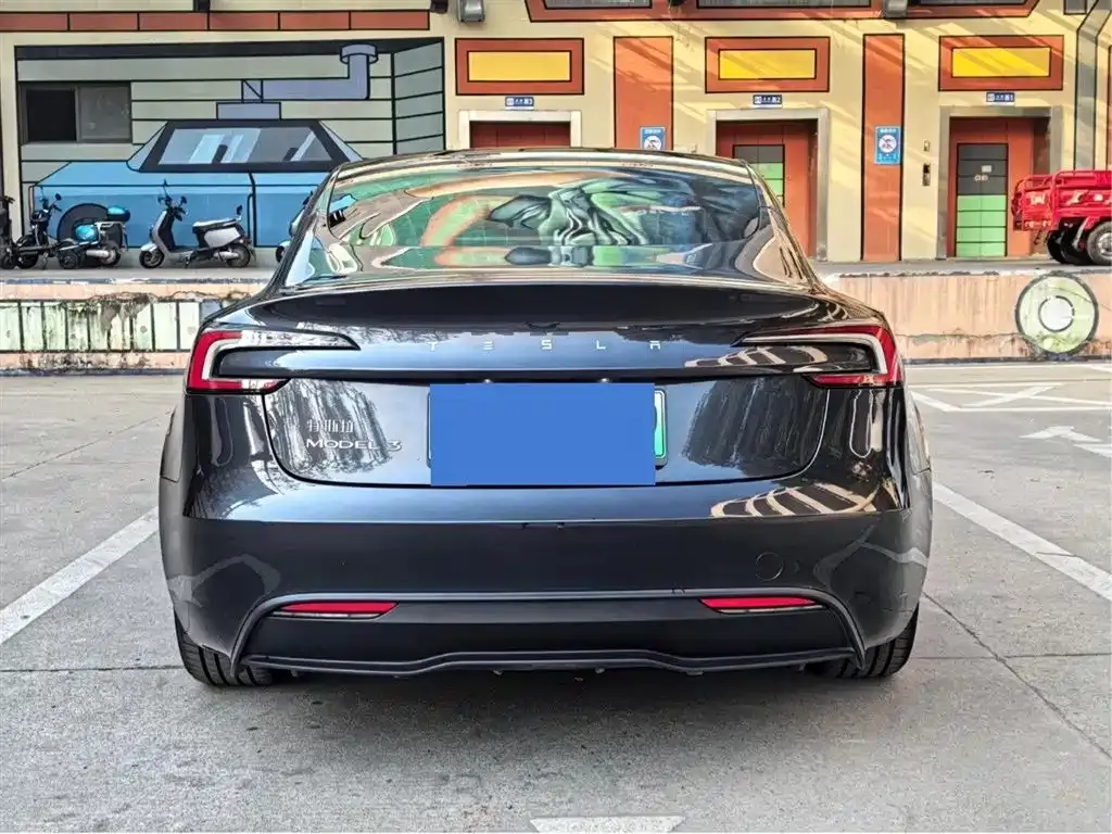 Tesla Model 3 — фото 3