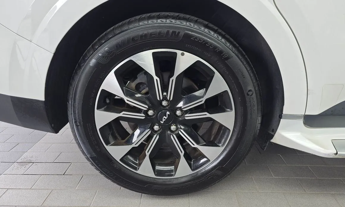 Kia Carnival — фото 10