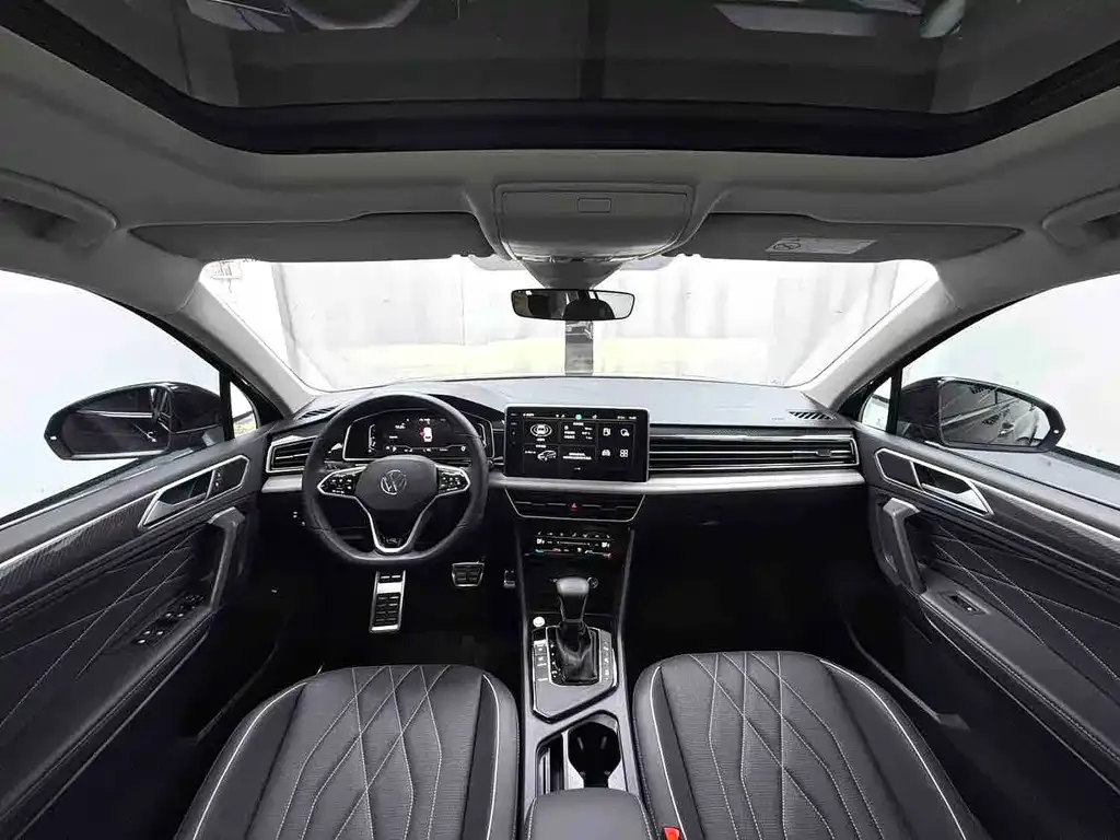 Volkswagen Tiguan L — фото 5