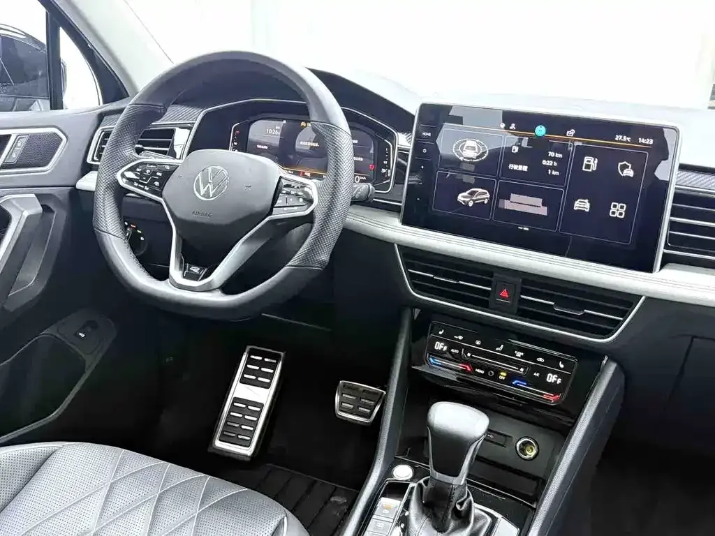 Volkswagen Tiguan L — фото 9