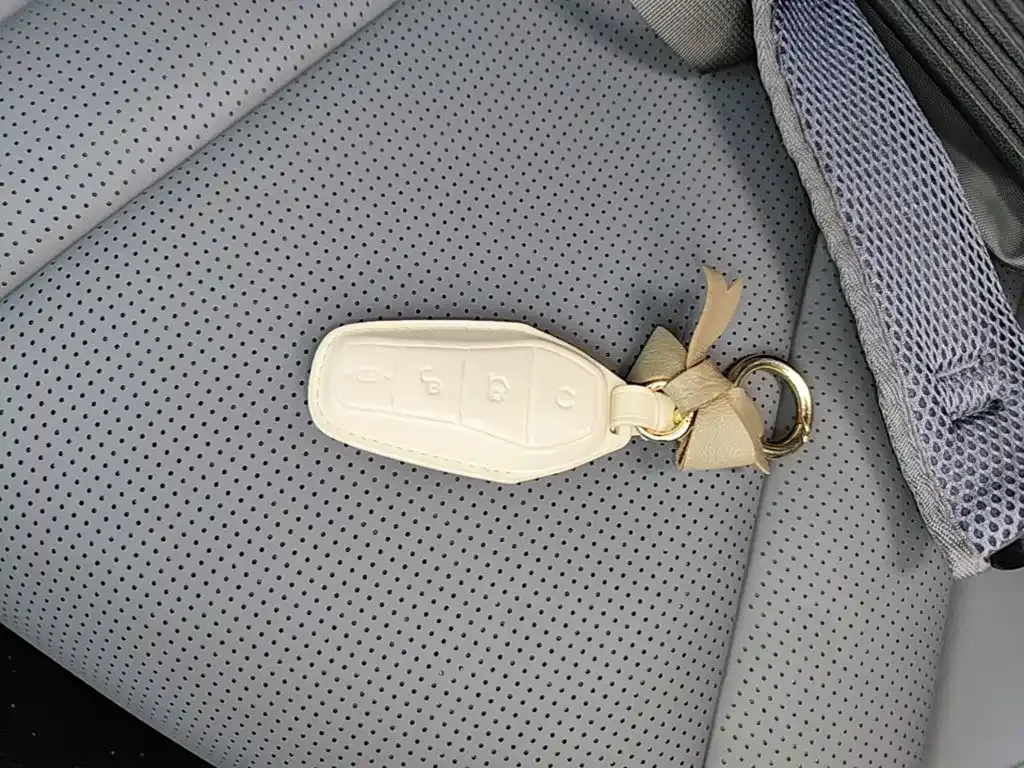 BYD Seal 07 DM-i — фото 10