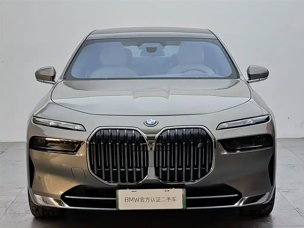 BMW i7 — фото 8