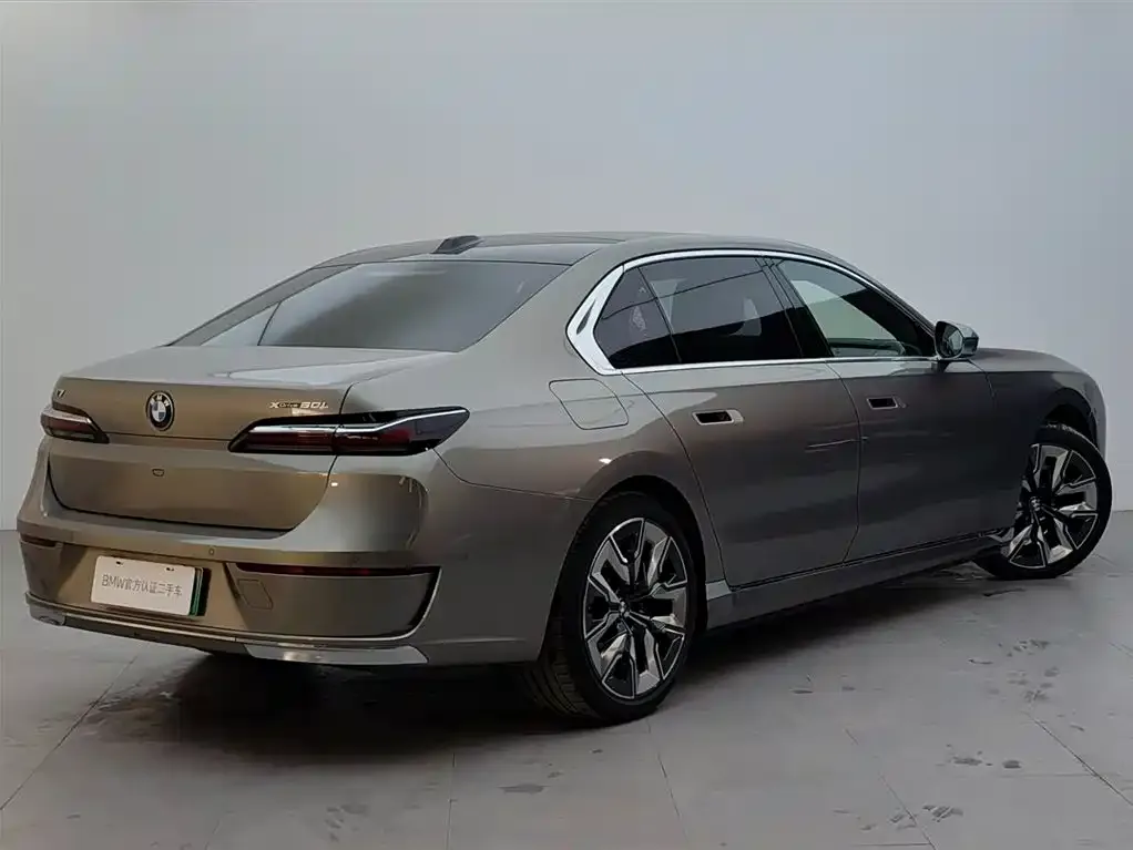 BMW i7 — фото 3
