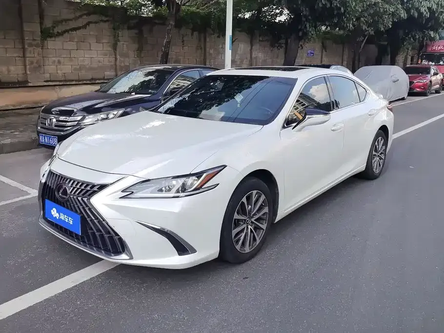 Lexus ES — фото 1