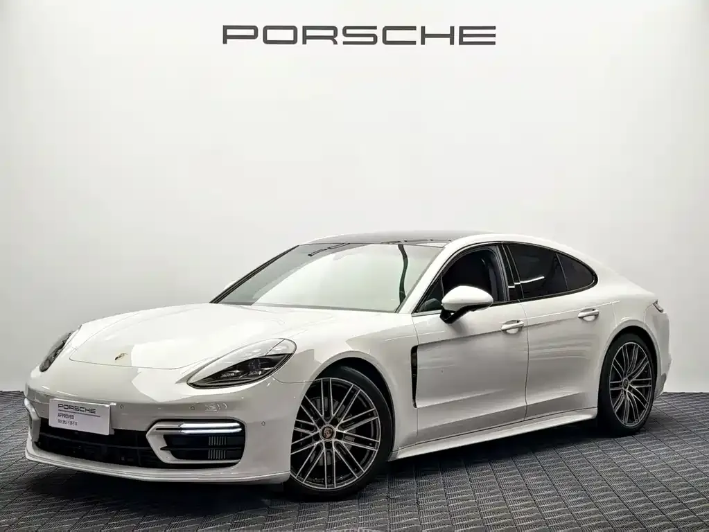 Porsche Panamera — фото 1