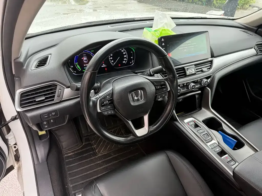 Honda Accord — фото 8