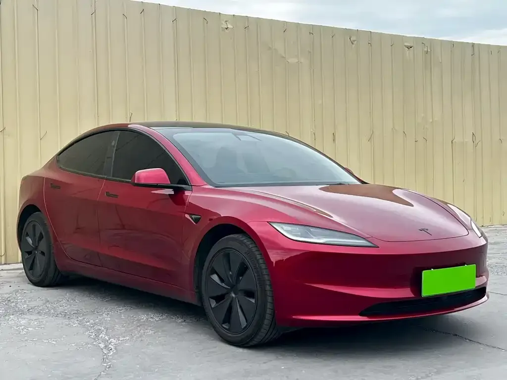 Tesla Model 3 — фото 8