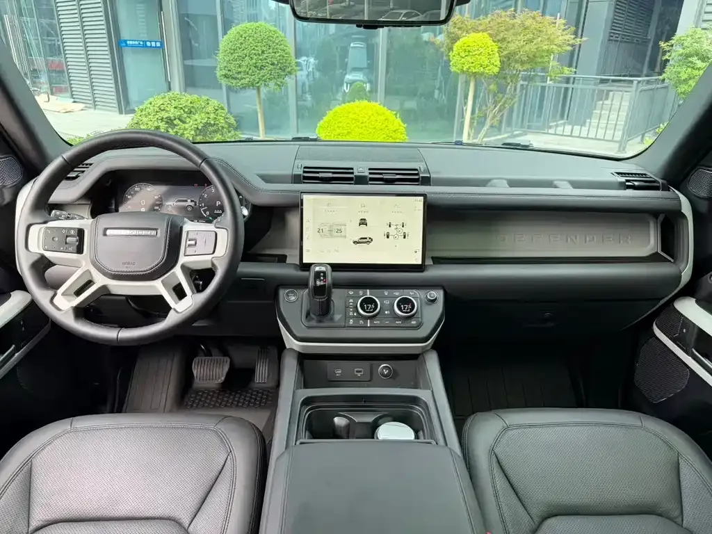 Land Rover Defender — фото 10