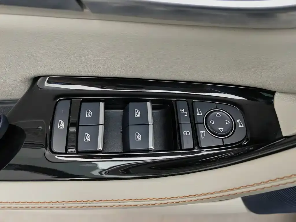 BYD PLUS New Energy — фото 6
