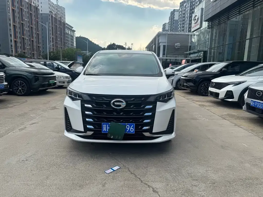 GAC Motor Trumpchi M6 — фото 10