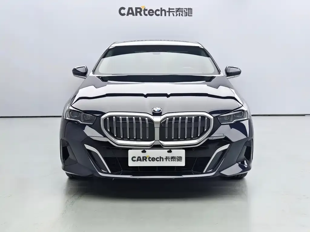 BMW 5 Series — фото 2