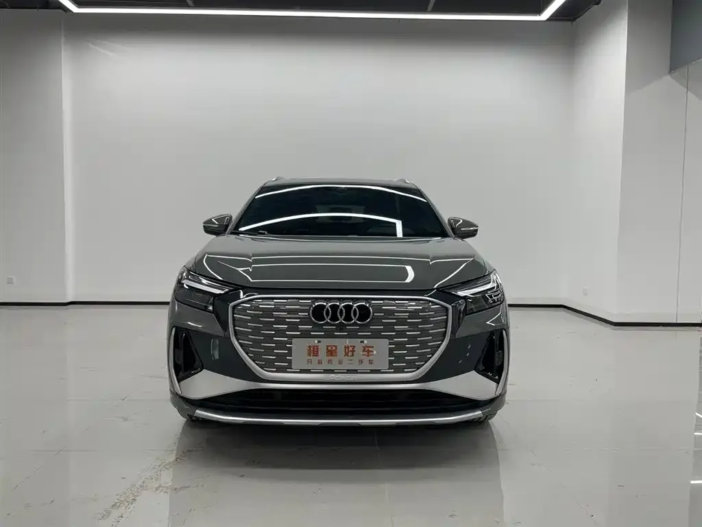 Audi Q4 e-tron — фото 4