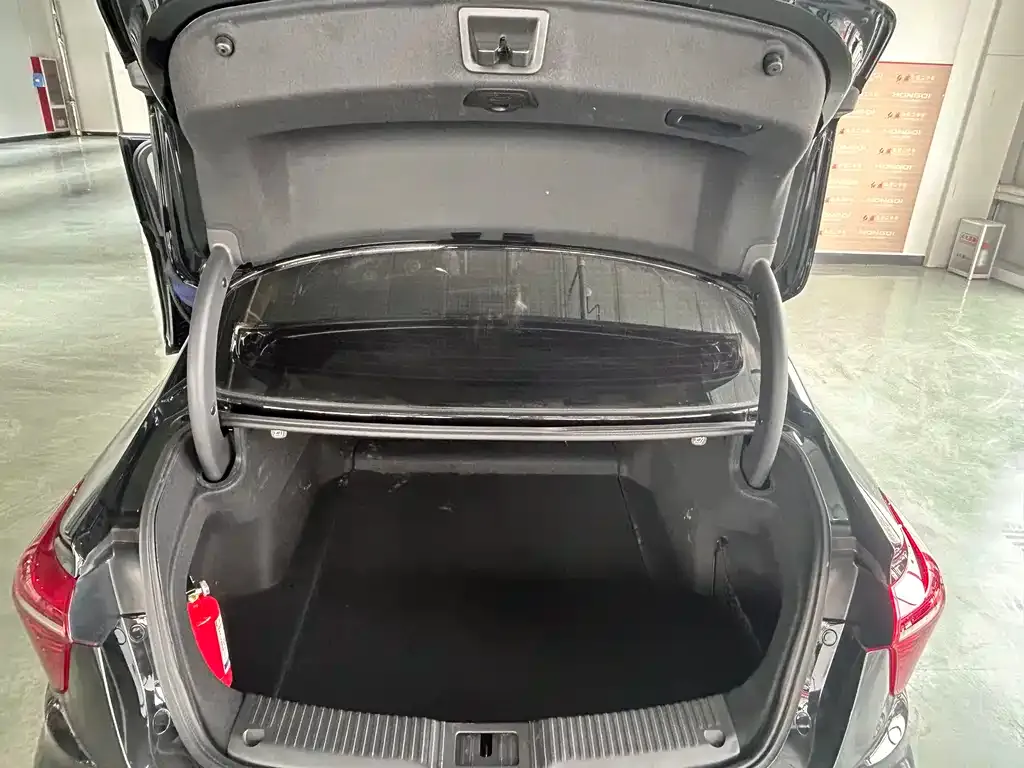 Hongqi H5 2024 из CN, фото 2