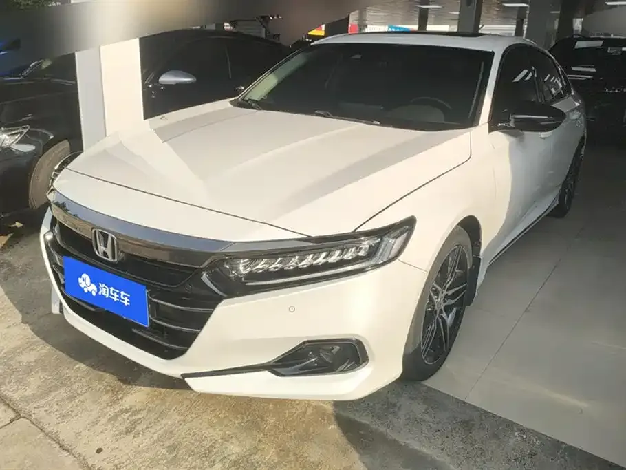 Honda Accord — фото 1