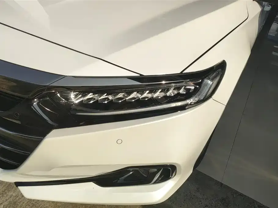 Honda Accord — фото 6